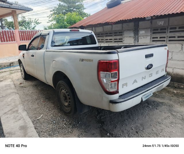 รถ Ford Ranger 2.2 Hi-Rider XLS สี ขาว