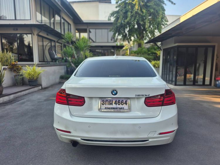 BMW Series 3 2013 320d Sedan ดีเซล ไม่ติดแก๊ส เกียร์อัตโนมัติ ขาว รูปที่ 4