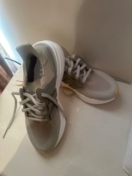 รองเท้าผ้าใบ Adidas  รูปที่ 3