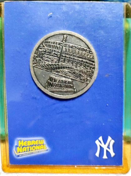 เหรียญที่ระลึกของทีมเบสบอลอันดับต้นๆของโลกคือทีมนิวยอร์ก แยงกีส์ (New York Yankees)ฉลองครบรอบ100ปี รูปที่ 2