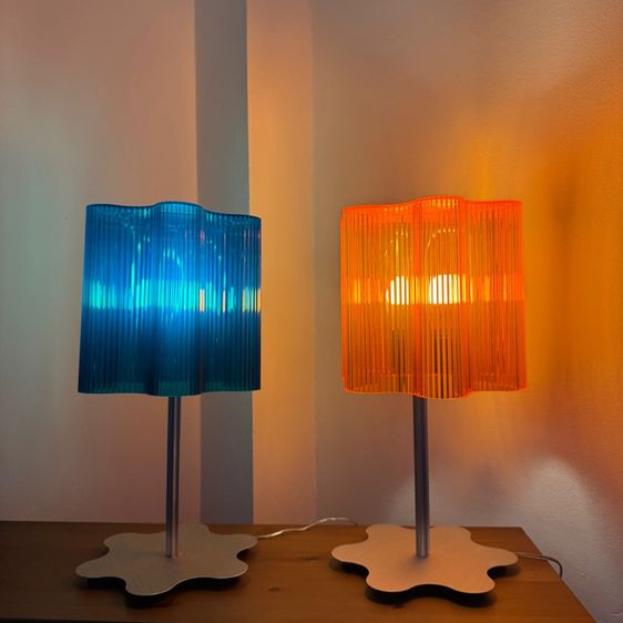 โคมไฟตั้งโต๊ะ ทรงวินเทจ สีเขียว สีส้ม ของใหม่เก่าเก็บมีหลายตัว