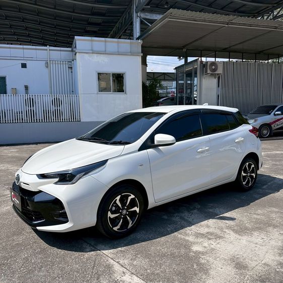 Toyota Yaris 2023 1.2 Sport Sedan เบนซิน ไม่ติดแก๊ส เกียร์อัตโนมัติ ขาว รูปที่ 3