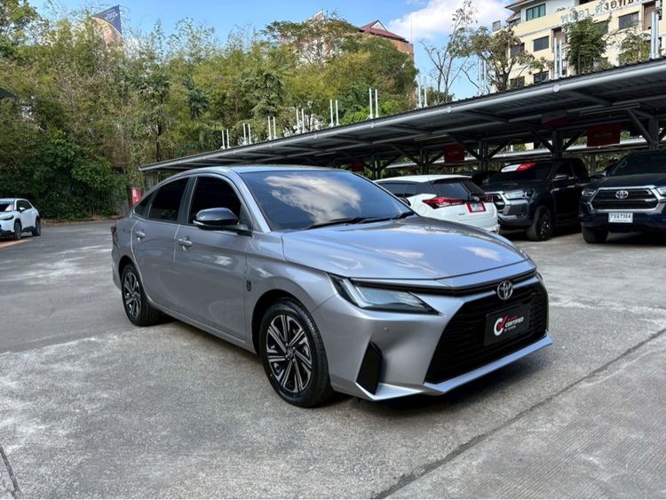 Toyota Yaris ATIV 2022 1.2 Premium Luxury Sedan เบนซิน ไม่ติดแก๊ส เกียร์อัตโนมัติ เทา