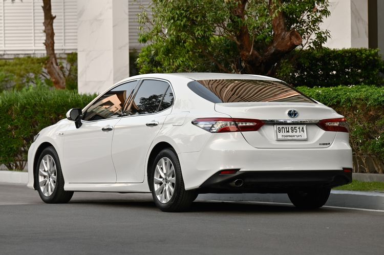 Toyota Camry 2020 2.5 Hybrid Premium Sedan ไฮบริด ไม่ติดแก๊ส เกียร์อัตโนมัติ ขาว รูปที่ 3