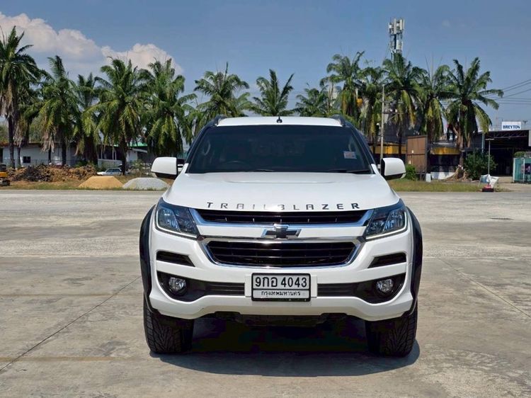 รถ Chevrolet Trailblazer 2.5 LT สี ขาว