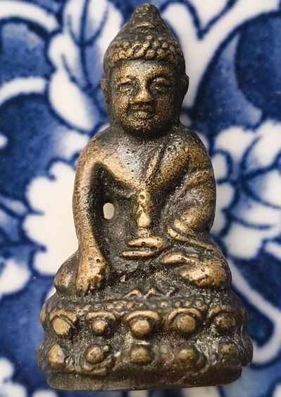 พระรูปหล่อเนื้อโลหะเก่าค่ะ(3) รูปที่ 7