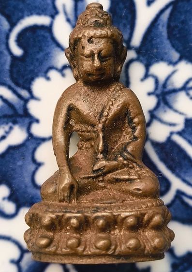 พระรูปหล่อเนื้อโลหะเก่าค่ะ(3) รูปที่ 9