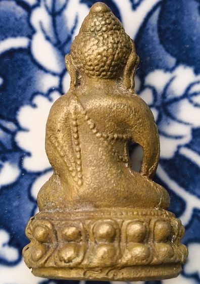 พระรูปหล่อเนื้อโลหะเก่าค่ะ(3) รูปที่ 6