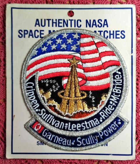 ของที่ระลึกอาร์มติดเสื้อของแท้จากองค์การNASA สหรัฐอเมริกาเมื่อ29ปีก่อน สภาพสวยเดิมๆ ของแท้แน่นอน