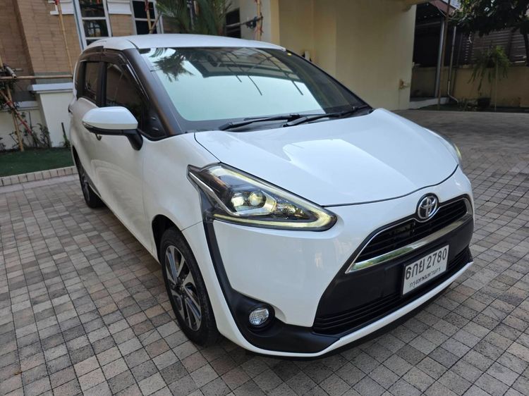 Toyota Sienta 2017 1.5 V Utility-car เบนซิน ไม่ติดแก๊ส เกียร์อัตโนมัติ ขาว รูปที่ 3