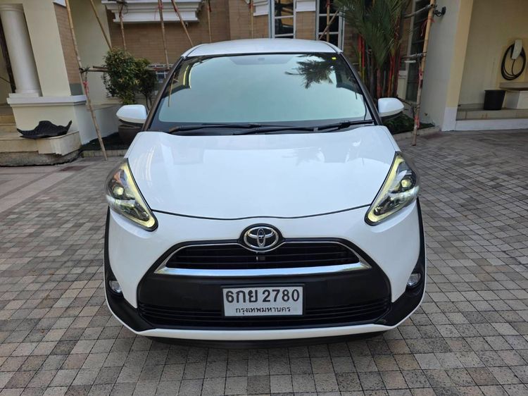 Toyota Sienta 2017 1.5 V Utility-car เบนซิน ไม่ติดแก๊ส เกียร์อัตโนมัติ ขาว รูปที่ 2