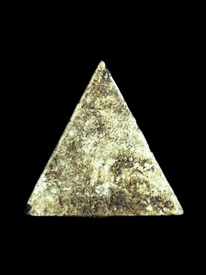 พระสามเหลี่ยมหน้าหมอน กรุเจดีย์เล็ก วัดบางขุนพรหม รูปที่ 2