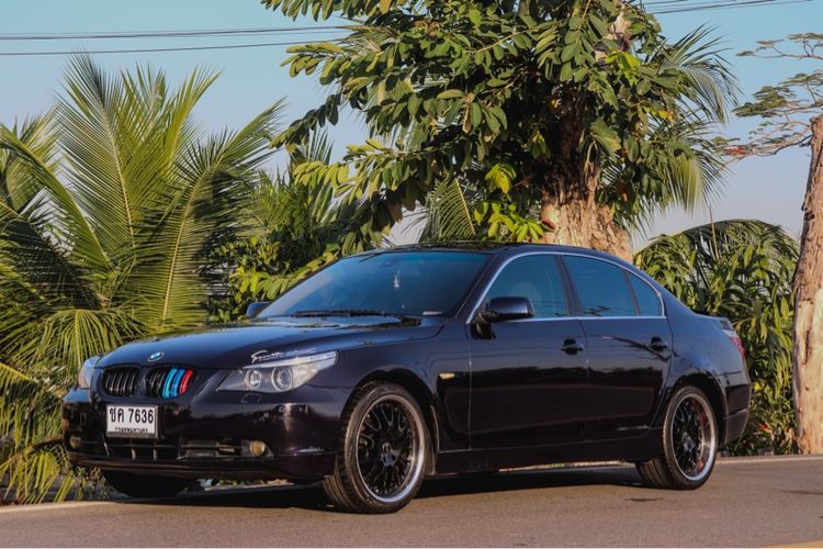 รถ BMW Series 5 525i สี กรมท่า