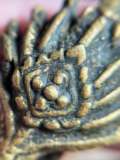 หลวงพ่อเงินนาคปรก9องค์ รูปที่ 8