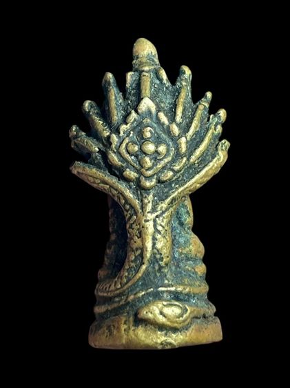 หลวงพ่อเงินนาคปรก9องค์ รูปที่ 2