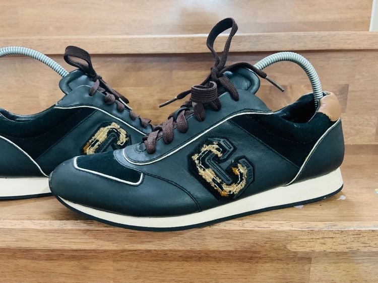 ดำ อื่นๆ รองเท้าผ้าใบ ขนาดอื่น ๆ อื่นๆ รองเท้า COACH แท้ 💯 เบอร์ EU 40 cm 26 คนเท้า 25.5-26.5 cm ใส่ได้ครับ หนังแท้ สภาพดีมาก พื้นเต็ม ทรงสวย หายากน่าสะลมครับ