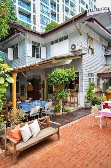 ซ้งร้านอาหาร ร้านสวย ทำเลดี ซ.สุขสันต์ ถ.สุรวงศ์