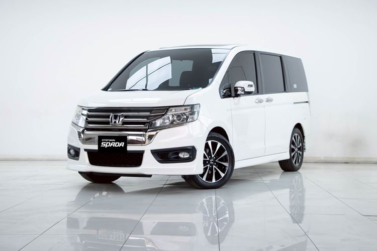 รถ Honda Stepwagon 2.0 EL สี ขาว