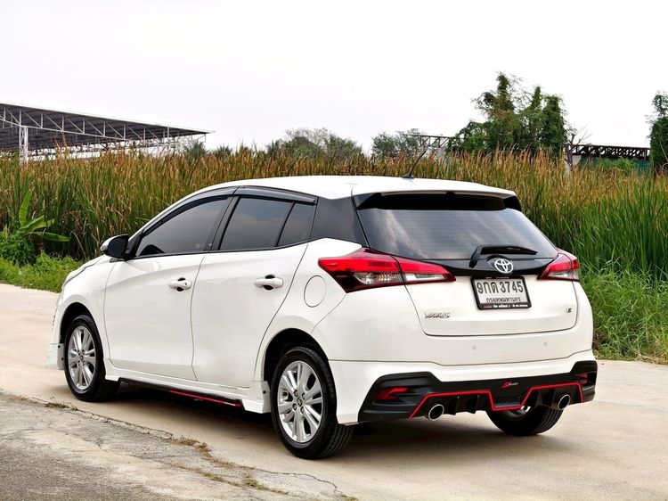 Toyota Yaris ATIV 2019 1.2 E Sedan เบนซิน เกียร์อัตโนมัติ ขาว รูปที่ 2