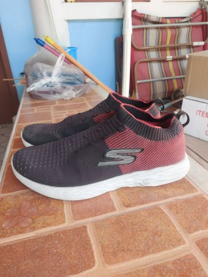 รองเท้าผ้าไบSkechersเบอร์42.5ยาว27เซนติเมตร