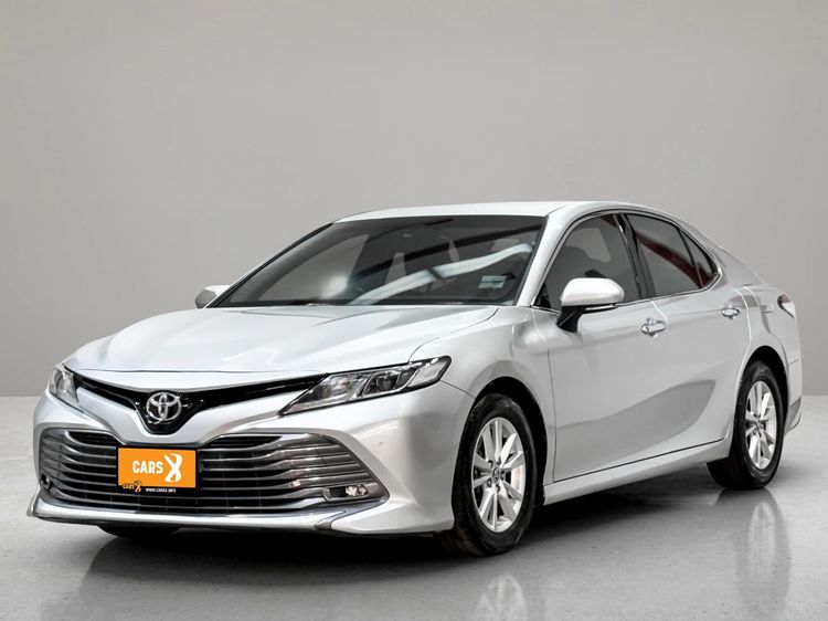 รถ Toyota Camry 2.0 G สี บรอนซ์เงิน