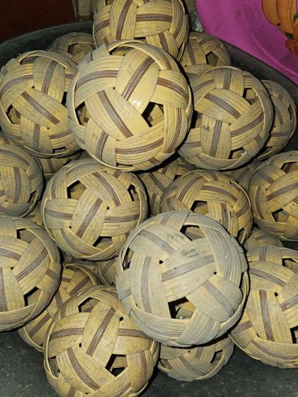 ตะกร้อ มือสอง 35ลูก แถม2 รูปที่ 3