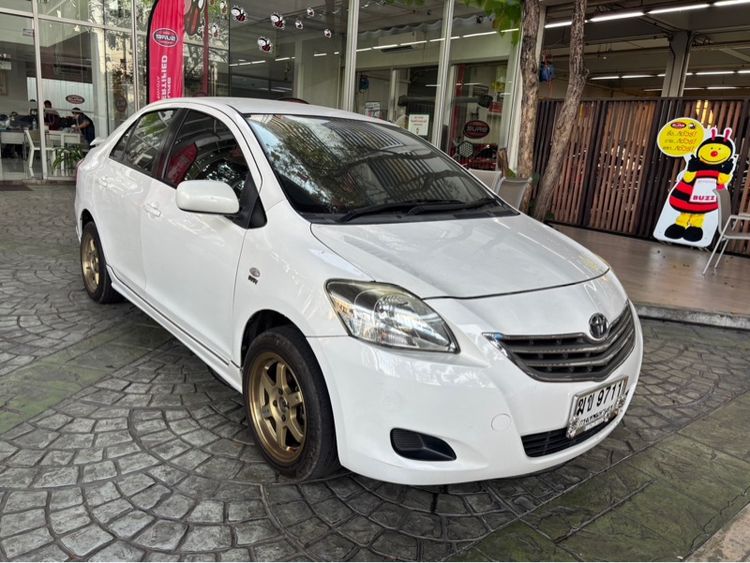 รถ Toyota Vios 1.5 J สี ขาว