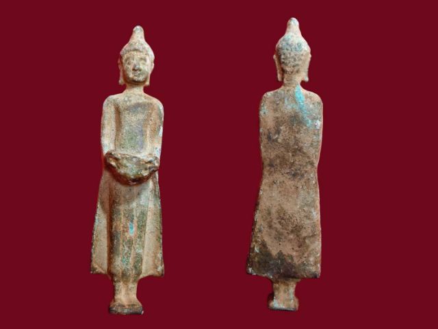 พระปางอุ้มบาตรกรุอยุธยาเนื้อชิน