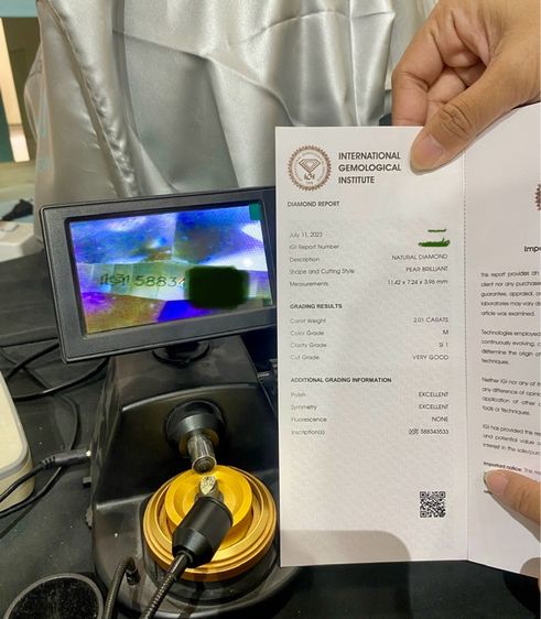 fancy yellow diamond 