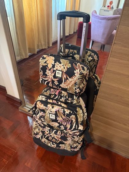 กระเป๋าเดินทาง Rip Curl พร้อมกระเป๋าใส่อุปกรณ์อาบน้ำเเต่งหน้า รูปที่ 2