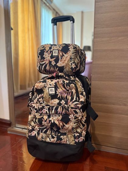 กระเป๋าเดินทาง Rip Curl พร้อมกระเป๋าใส่อุปกรณ์อาบน้ำเเต่งหน้า
