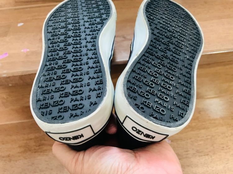 รองเท้า KENZO แท้ 💯 เบอร์ 40 cm 26 คนเท้า 25-26 cm ใส่ได้ครับ สภาพดีมาก พื้นเต็ม หนังนิ่มมาก ทรงสวย หายากน่าสะลมครับ รูปที่ 8