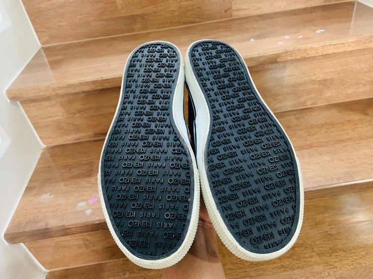 รองเท้า KENZO แท้ 💯 เบอร์ 40 cm 26 คนเท้า 25-26 cm ใส่ได้ครับ สภาพดีมาก พื้นเต็ม หนังนิ่มมาก ทรงสวย หายากน่าสะลมครับ รูปที่ 6