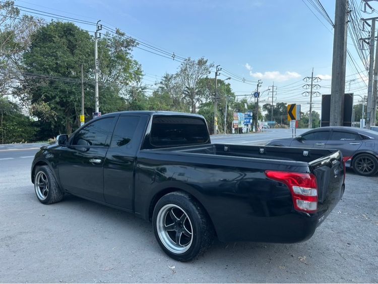 Mitsubishi Triton 2017 2.5 GLX Pickup ดีเซล ไม่ติดแก๊ส เกียร์ธรรมดา ดำ รูปที่ 2