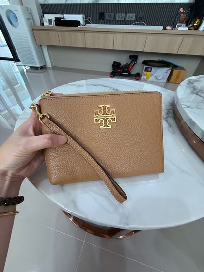 กระเป๋าคล้องมือ Tory แท้