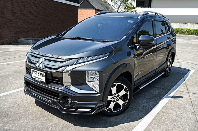 รถ Mitsubishi Xpander 1.5 Cross สี เทา