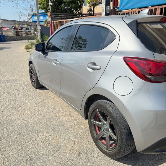 Mazda Mazda 2 2016 1.3 Skyactiv-G Sedan เบนซิน ไม่ติดแก๊ส เกียร์อัตโนมัติ เทา รูปที่ 2