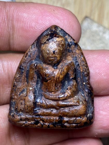 หลวงพ่อโต ลงรัก