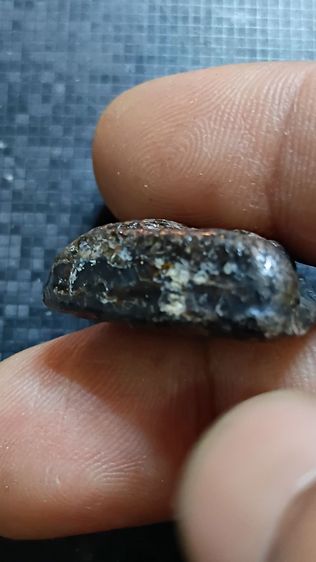 พระปิดตา เนื้อผงคลุกรัก หลวงพ่อแก้ววัดเครือวัลย์ รูปที่ 3