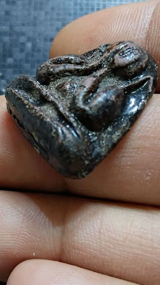 พระปิดตา เนื้อผงคลุกรัก หลวงพ่อแก้ววัดเครือวัลย์ รูปที่ 5