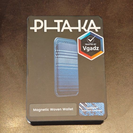 Pitaka magsafe wallet ที่เก็บบัตรติดมือถือ ของใหม่มือหนึ่ง