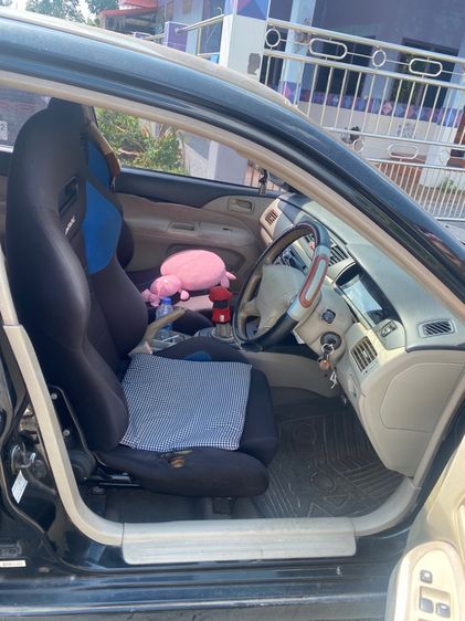 Mitsubishi Lancer 2004 1.6 GLXi Sedan เบนซิน เกียร์ธรรมดา ดำ รูปที่ 3