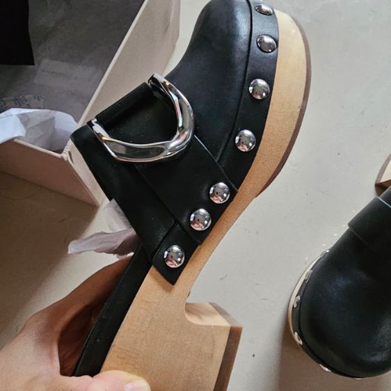 รองเท้า CHARLES and KEITH แท้ รูปที่ 4