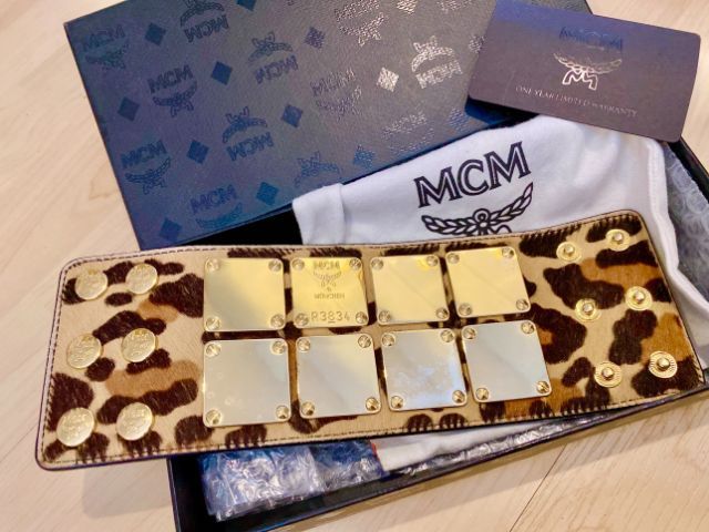 ข้อมือ​ MCM​ ของแท้​ สวยมาก​ ใหม่มากส่ง​ฟรี​