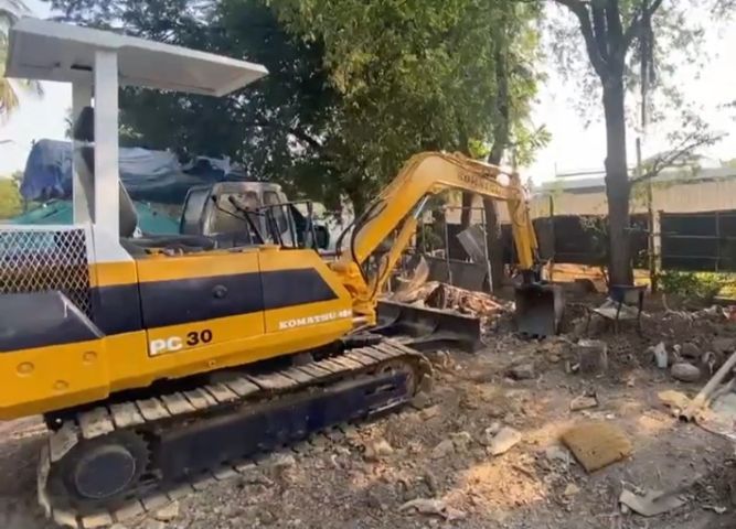 ​🏗️ มาก่อนได้ก่อน KOMATSU 3 ตัน PC30-6 เครื่องดีเชลล์ 4 สูบ - แรงสะใจ พร้อมลุยทุกงาน