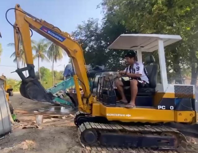 ​🏗️ มาก่อนได้ก่อน KOMATSU 3 ตัน PC30-6 เครื่องดีเชลล์ 4 สูบ - แรงสะใจ พร้อมลุยทุกงาน รูปที่ 5