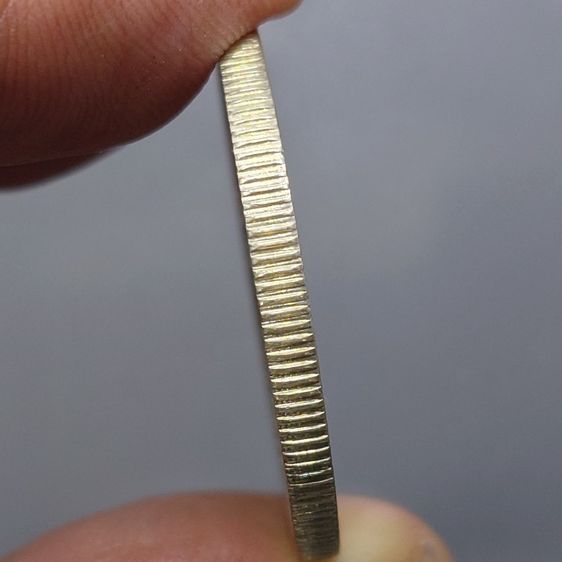 เหรียญเงิน 600 บาท ที่ระลึกอัญเชิญพระฉายาสาทิสลักษณ์ ราชินี ลงบนเหรียญ CERES พ.ศ.2523 รูปที่ 3