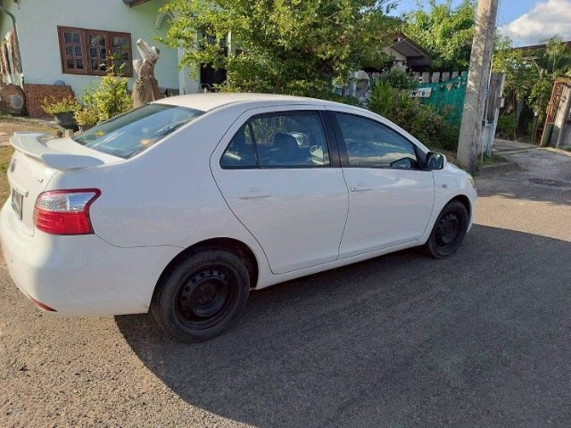 Toyota Vios 2011 1.5 J เบนซิน เกียร์อัตโนมัติ ขาว รูปที่ 3