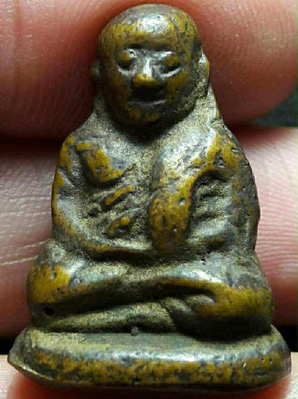 หลวงพ่อเงินพิมพ์ขี้ตา