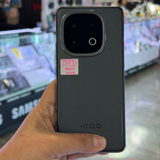 IQOO 13 สีดำ(Alpha) เครื่องศูนย์ สภาพสวยมาก จอ6.82นิ้ว แรม16รอม512 Snap8 Elite กล้อง50ล้าน(3ตัว) 🔥🔥 รูปที่ 3